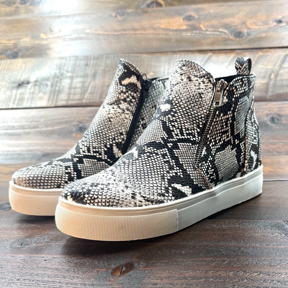 Nature Breeze Snake Print Sneaker Hidden Wedge Booties Women's Size 9 - Picture 15 of 15
